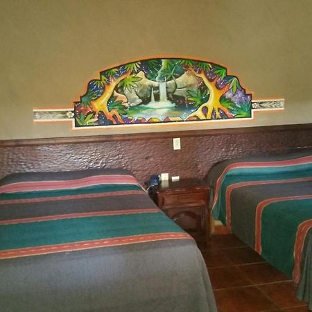 Hotel Regis Uruapan  Exterior photo