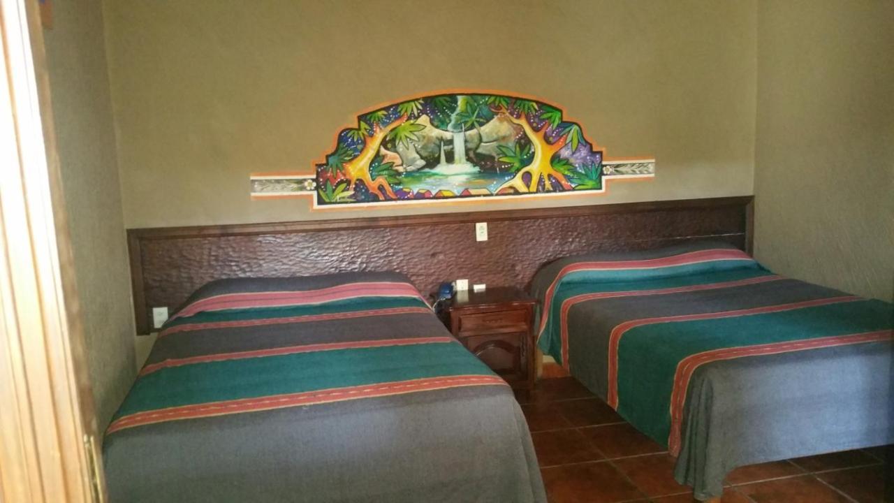 Hotel Regis Uruapan  Exterior photo