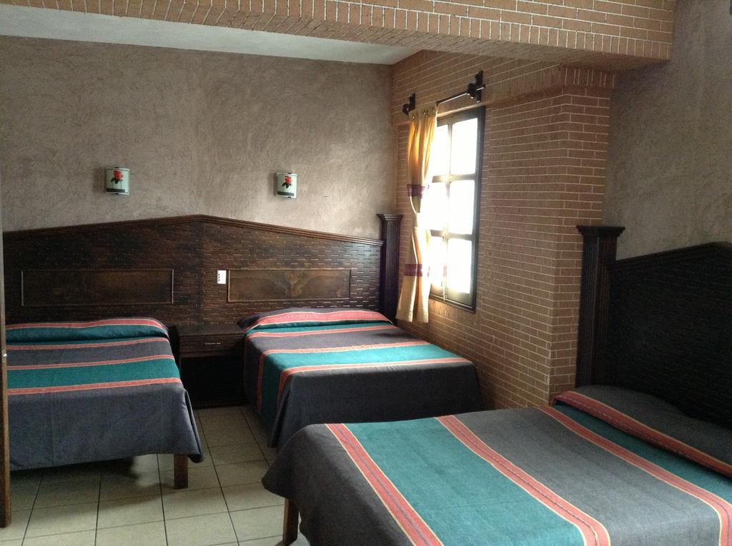 Hotel Regis Uruapan  Exterior photo