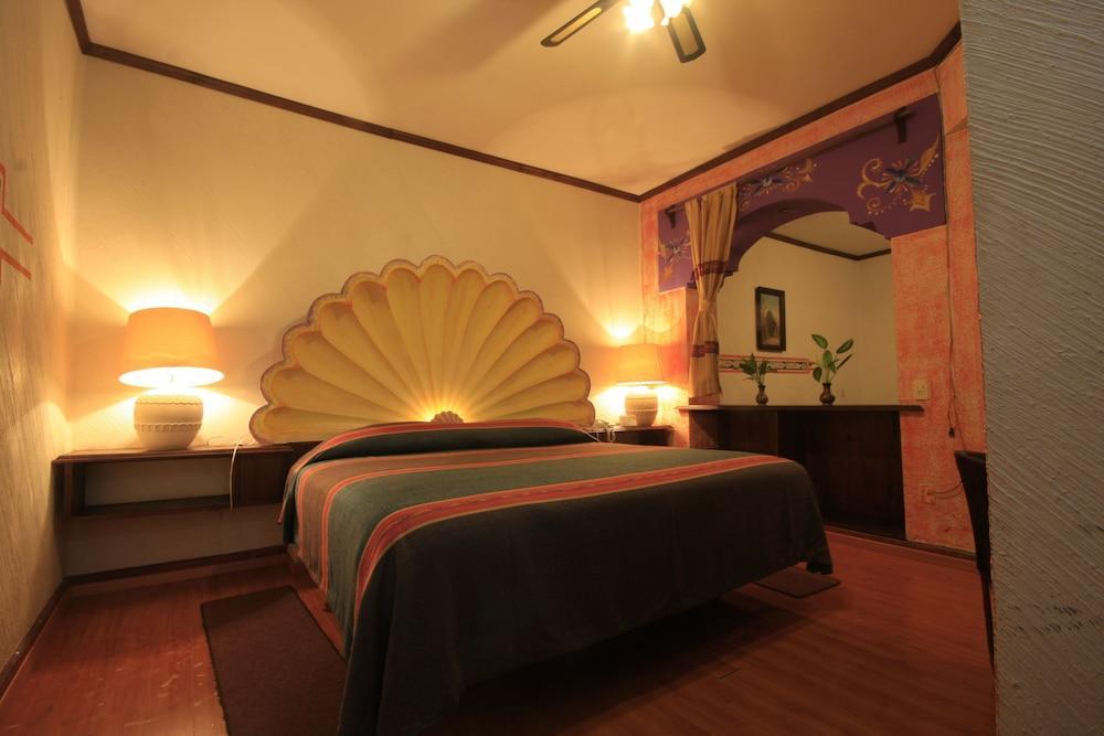 Hotel Regis Uruapan  Exterior photo