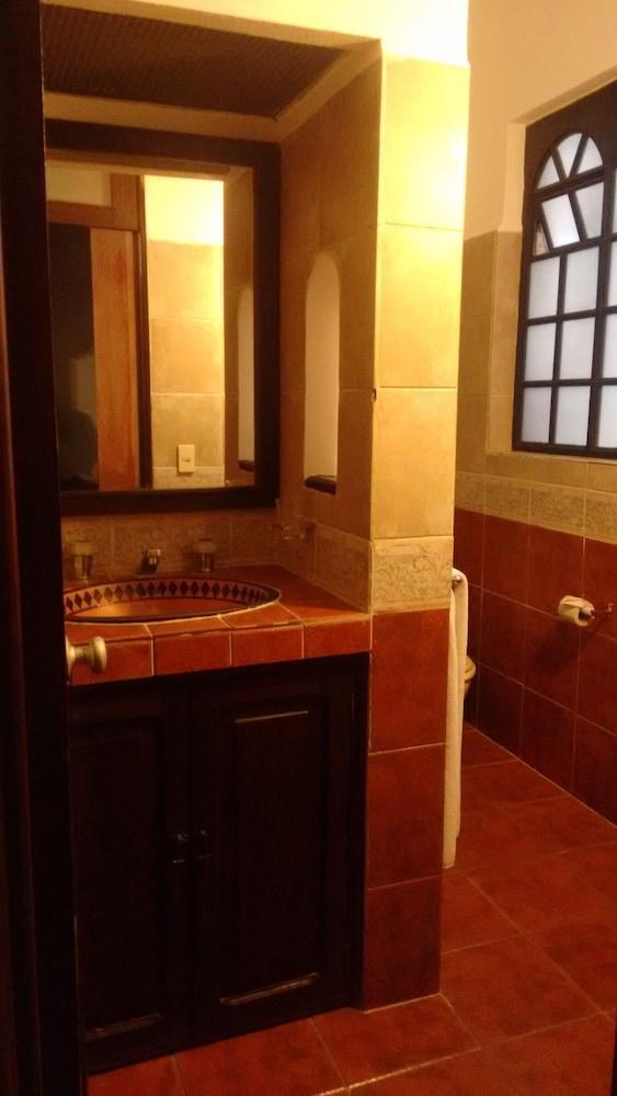 Hotel Regis Uruapan  Exterior photo